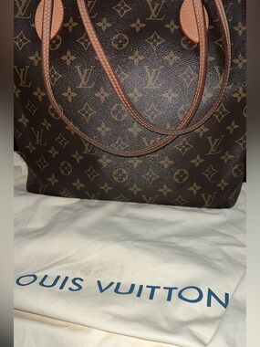 Authentic! ! Louis Vuitton Monogram Neverfull MM. with original dust bag!!!